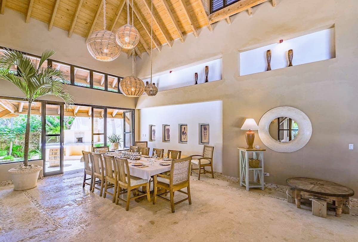 Dining table for the whole group under the wooden ceiling