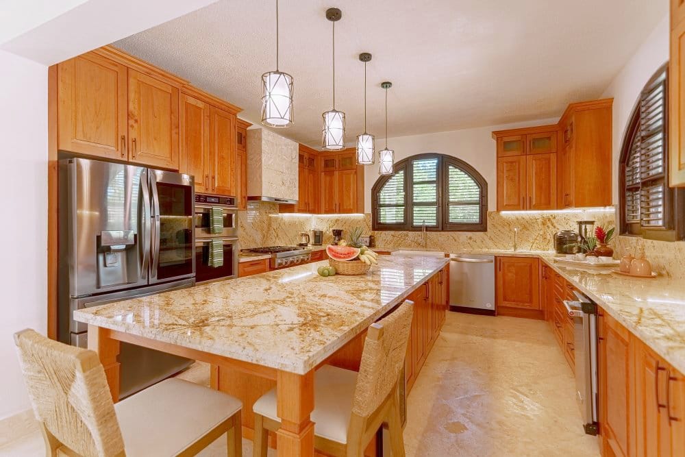 Fully equipped kitchen with large island
